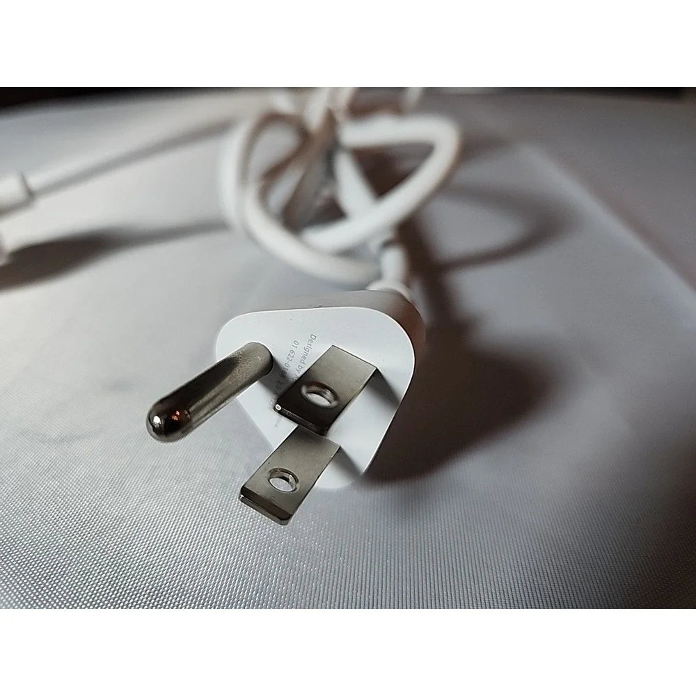 White Apple Macbook Pro 6ft Power AC Adapter Power Extension Cable Cord